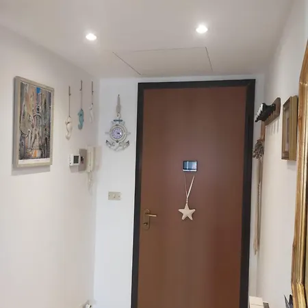Riviera Trilocale Wifi E Parcheggio Privato アパート *