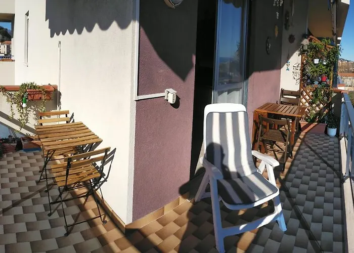 Riviera Trilocale Wifi E Parcheggio Privato * Ventimiglia