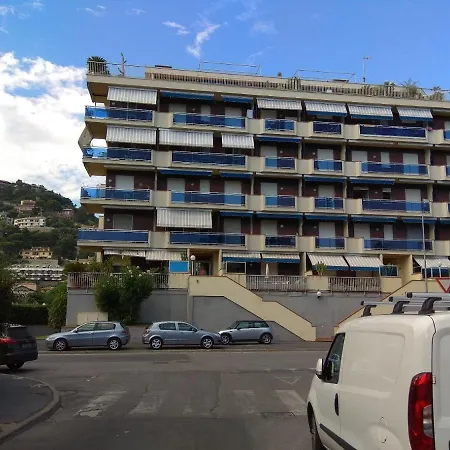 Riviera Trilocale Wifi E Parcheggio Privato