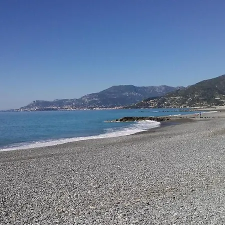 Appartamento Riviera Trilocale Wifi E Parcheggio Privato *